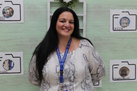 Senior English teacher, Mrs. Espina, begins her sixteenth year of teaching at The Kings Academy. Kings is only her second school to teach at in her teaching career. (Photo Credit: Kate Wallace)